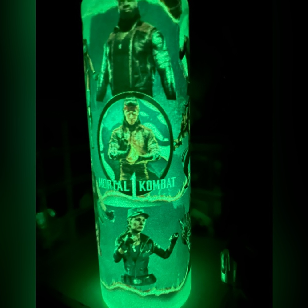 Mortal Kombat tumbler and keychain
